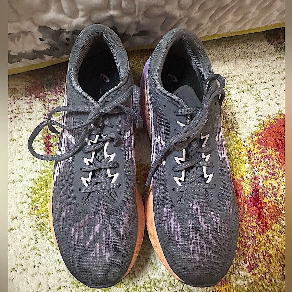 ASICS 11.5 Women’s NOVABLAST 3